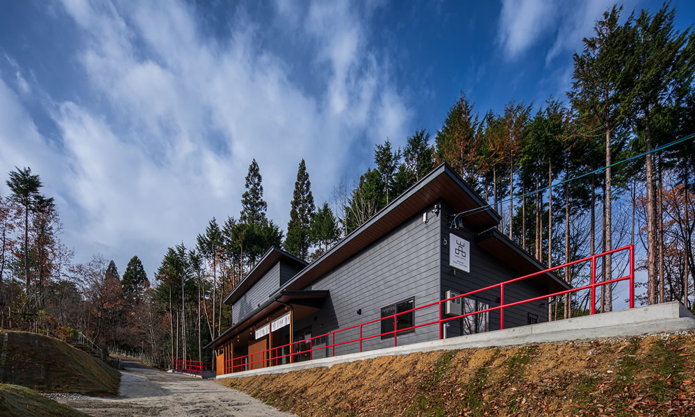 観光ホテルとしても宿泊可能な管理棟